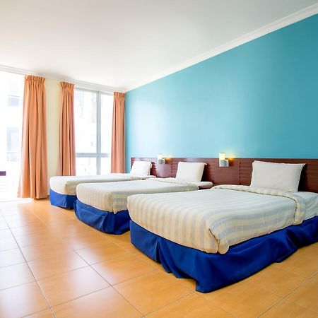 Ample Hotel Skudai Extérieur photo