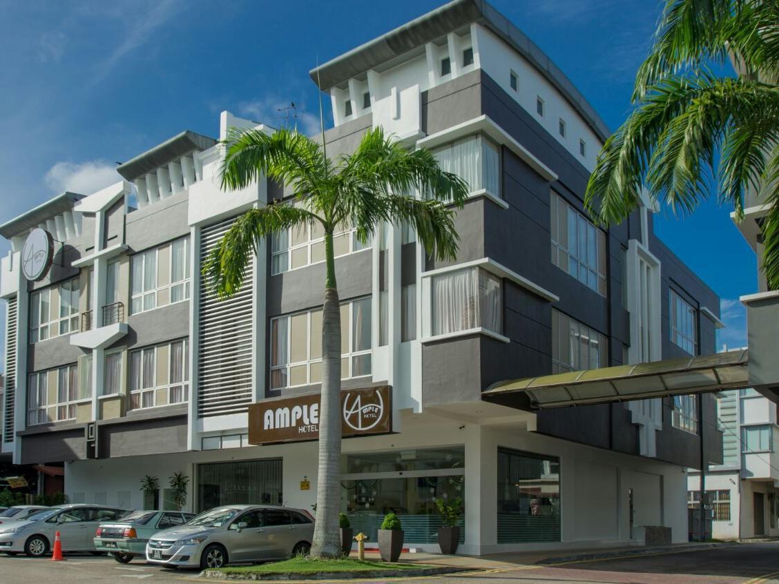 Ample Hotel Skudai Extérieur photo
