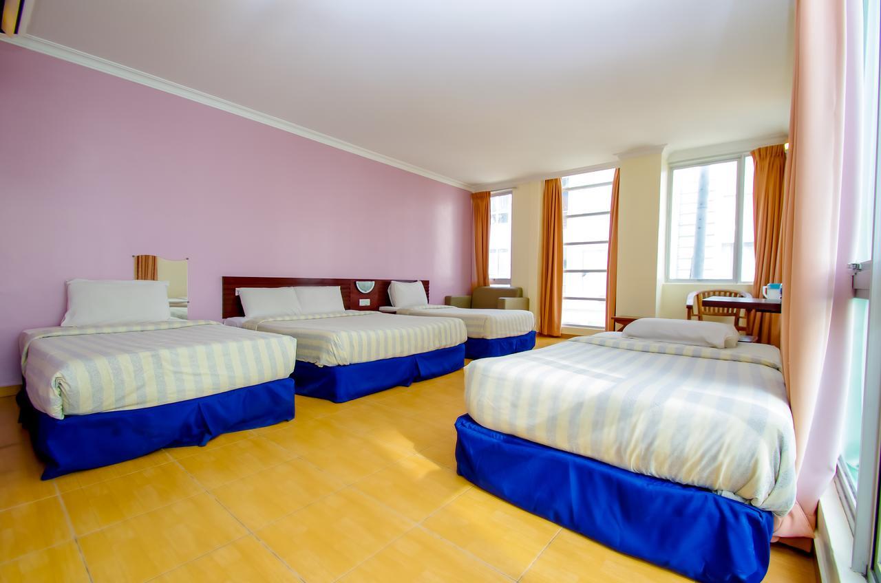 Ample Hotel Skudai Extérieur photo